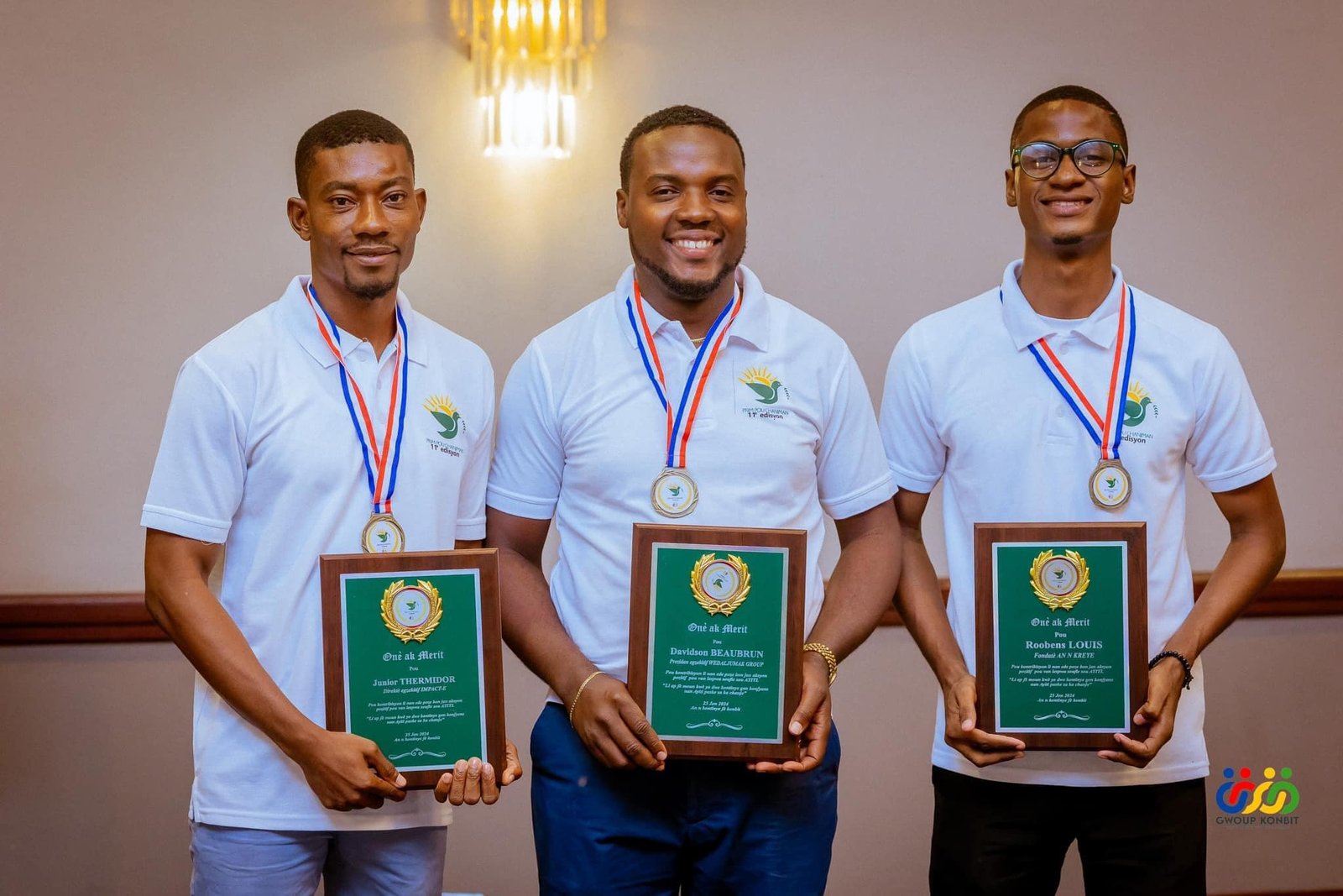 Trois jeunes leaders honorés pour leur impact social lors de la 11ème édition de PRIM POU CHANJMAN Trois jeunes leaders honorés pour leur impact social lors de la 11ème édition de PRIM POU CHANJMAN
